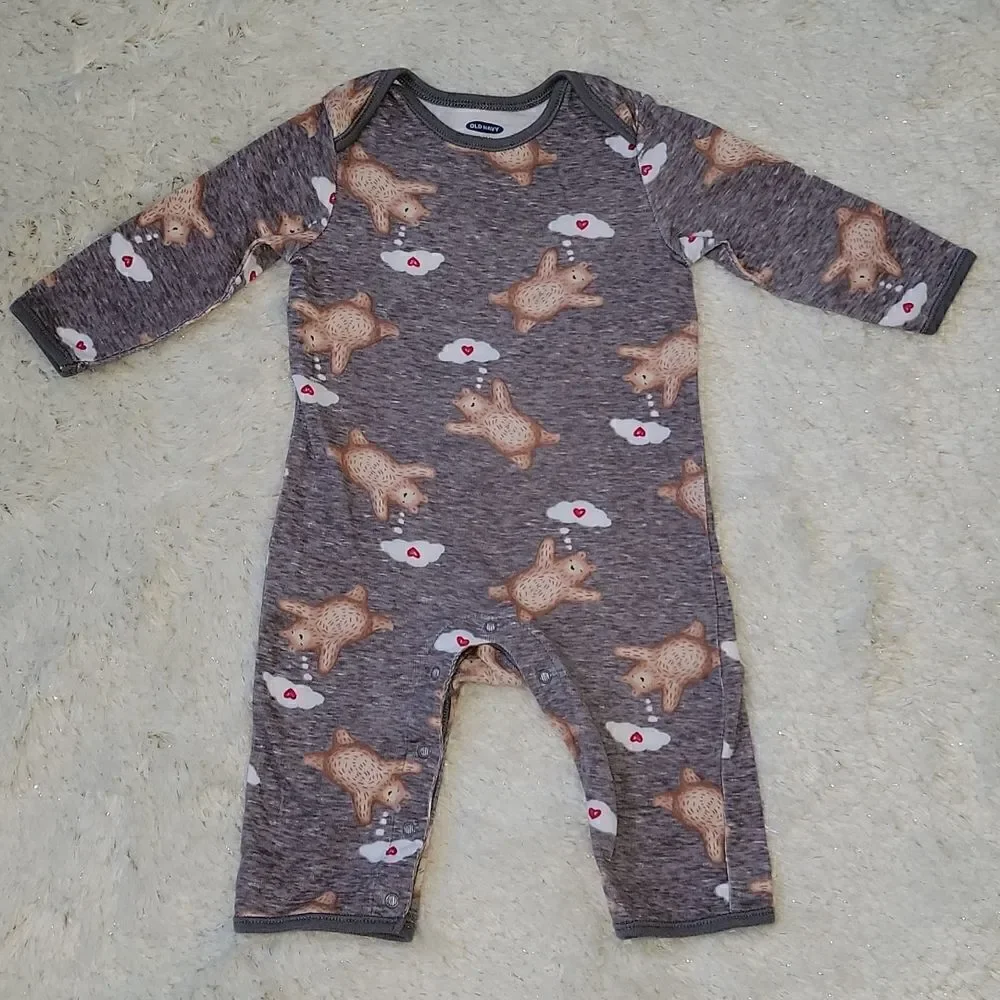 INFANT OLD NAVY GRAY BEAR WITH HEARTS ROMPER, SIZE 6-12 MONTHS